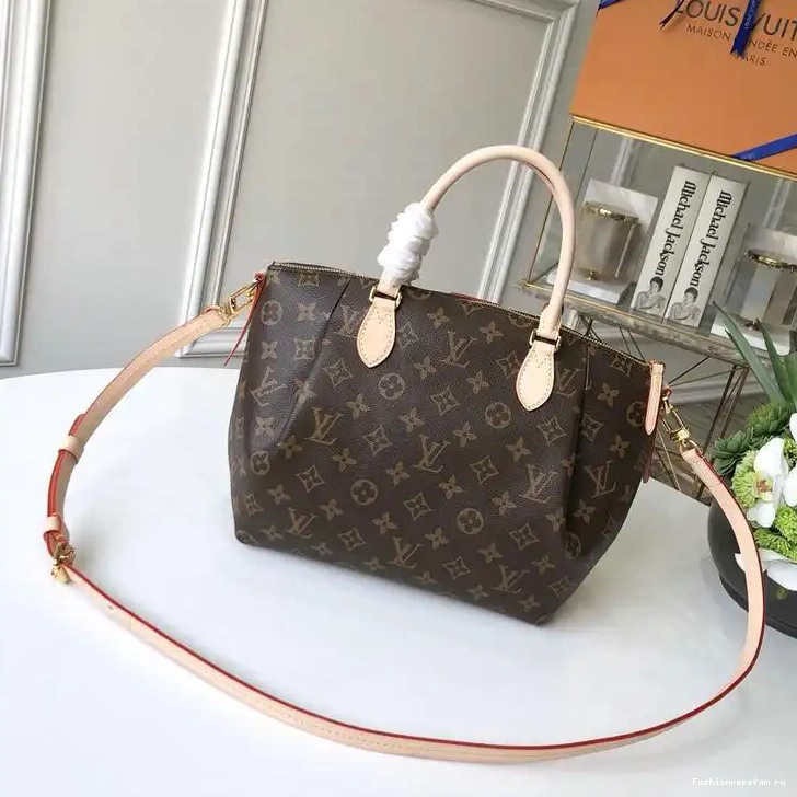 Fashionrepsfam ru LV 19T1L0189 Bags 0818